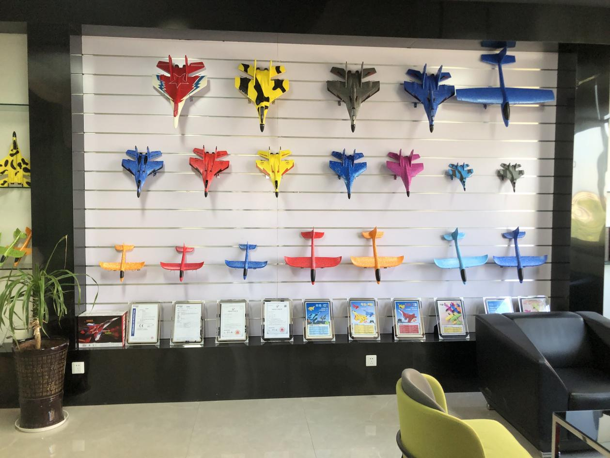 Is there such good data for making toys on TikTok? How many brushes does this toy factory have!