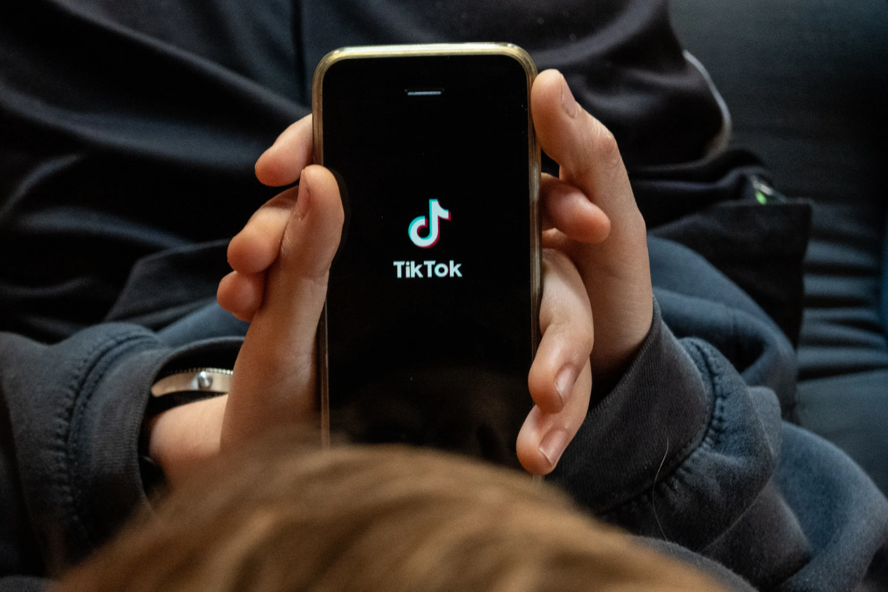 How were Generation Z caught in the "shopping loop" on TikTok?