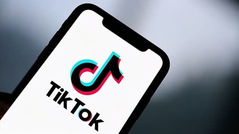 How can clothing sellers take advantage of the spring and summer craze on TikTok to achieve explosive sales?