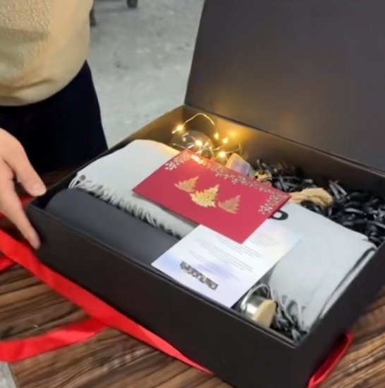 The factory uses TikTok as a trusted endorsement of its supply chain strength, showcasing its advantages and stimulating demand.