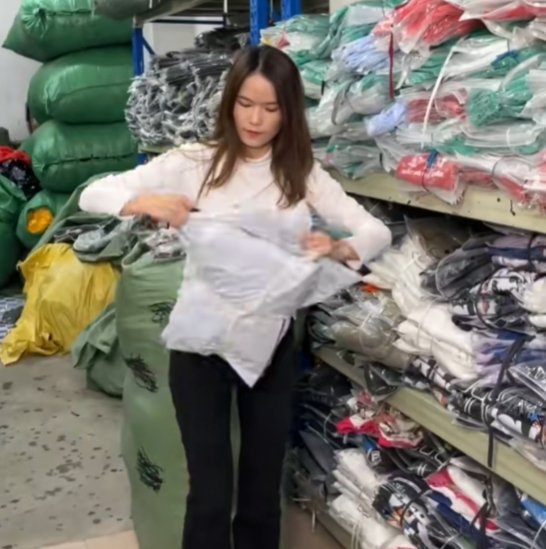 The clothing factory presents its business truthfully, leaves contact information, optimizes shooting and copywriting interaction, and enhances communication.