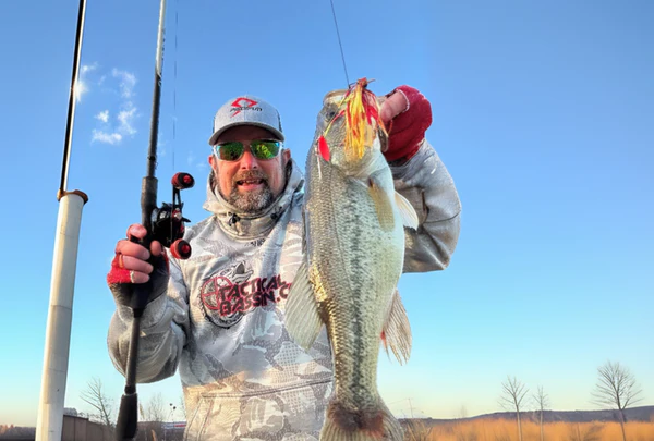 How much money does a fisherman make? A fishing backpack sells for $160000 per month!